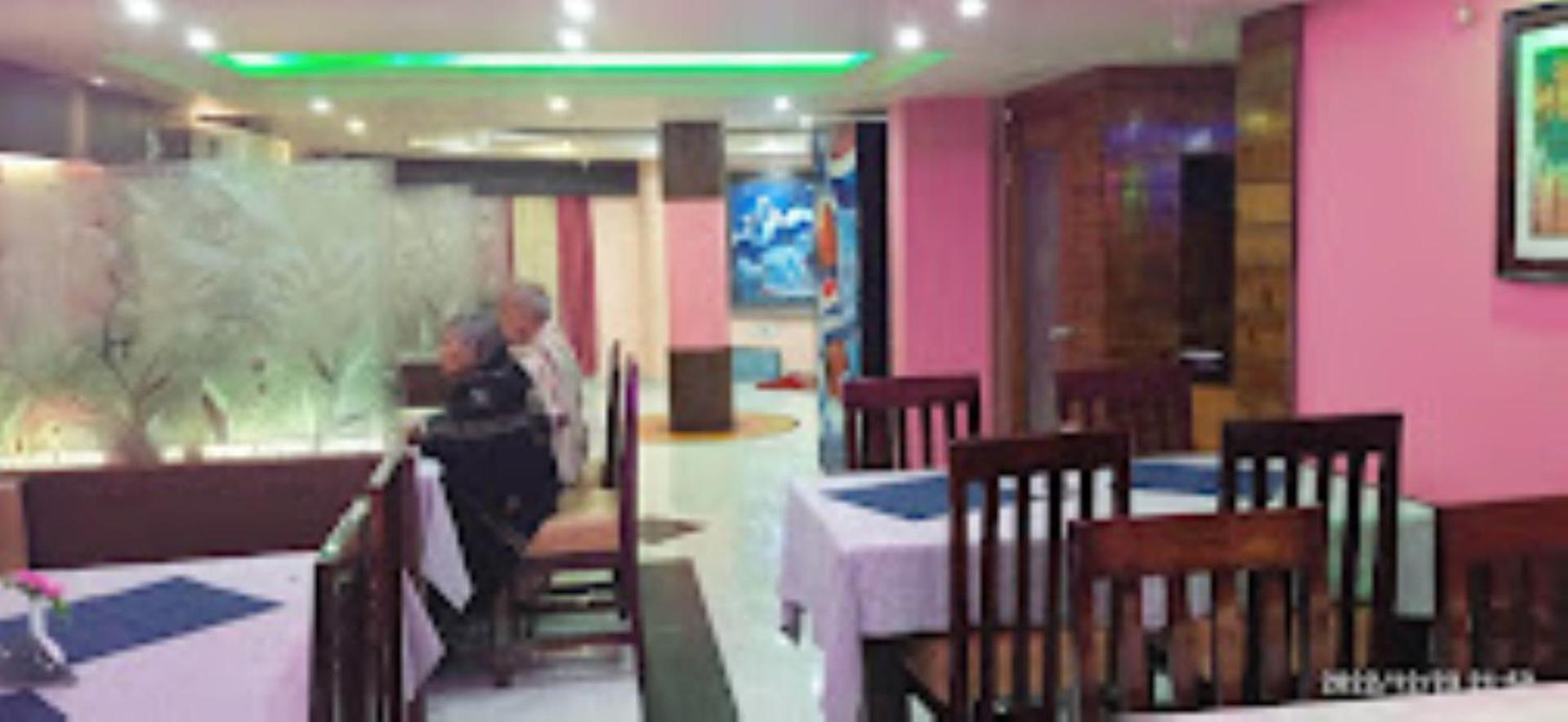 布巴内什瓦尔 Gokul Plaza酒店 外观 照片